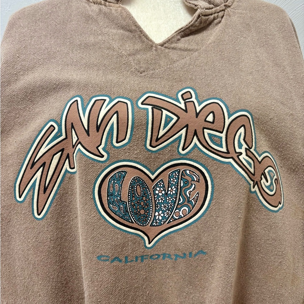 Beige Pullover San Diego Surfer Style